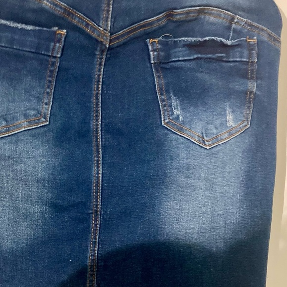 Size 12 Asymmetrical Skirt L Pearl Studs Distressed Denim Skirt Raw Hem Stretch - Picture 8 of 9